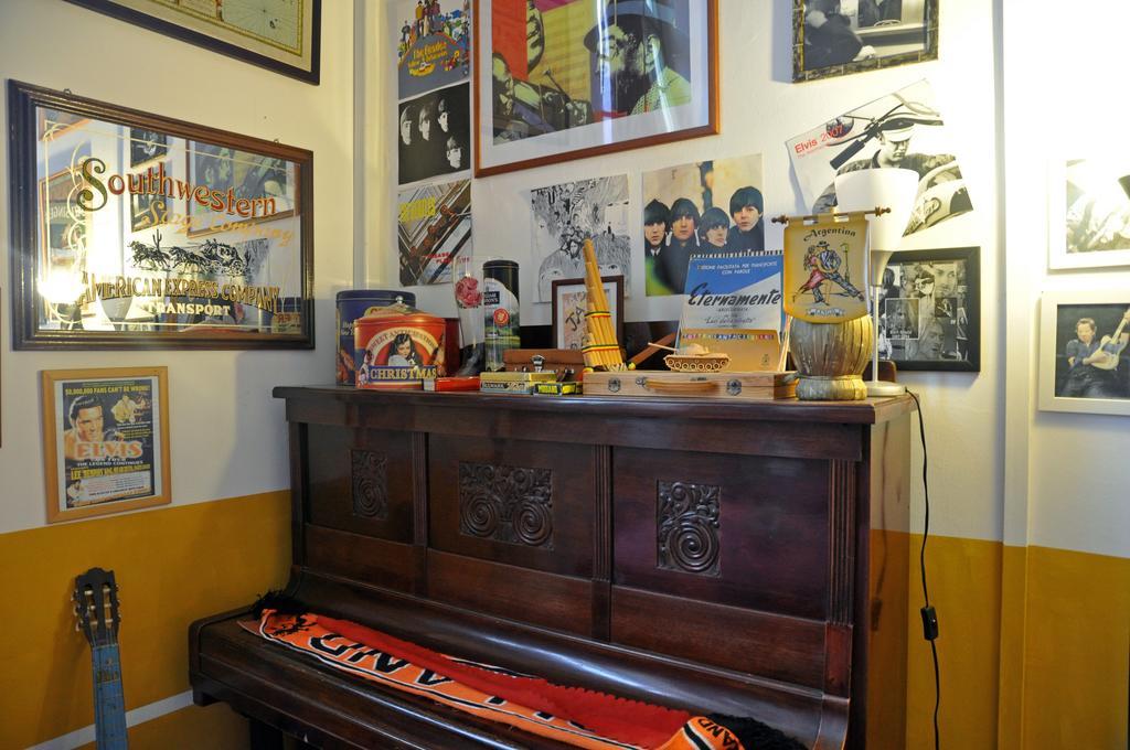 Litus Roma Hostel Lido di Ostia Luaran gambar The piano at the Abbey Road Studios