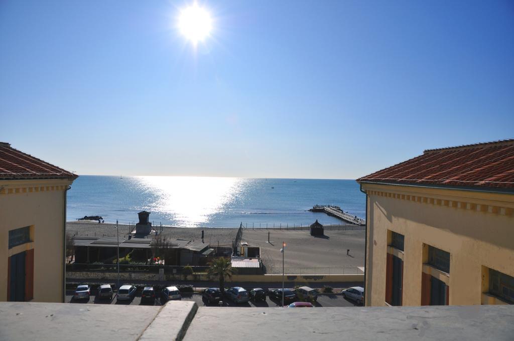 Litus Roma Hostel Lido di Ostia Luaran gambar View of the sea from the town hall