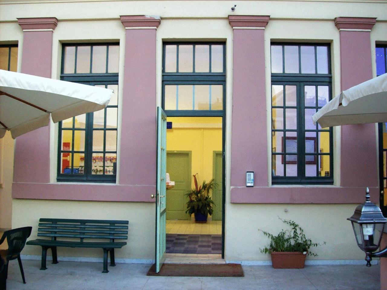 Litus Roma Hostel Lido di Ostia Luaran gambar Entrance to the museum