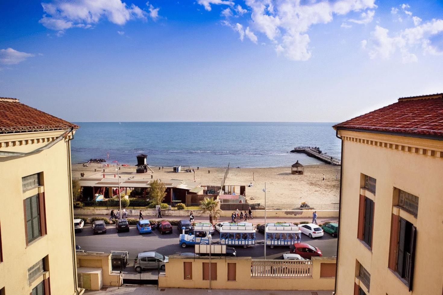 Litus Roma Hostel Lido di Ostia Luaran gambar The beach of Varano
