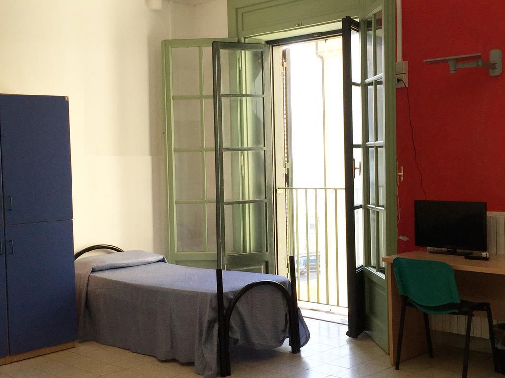 Litus Roma Hostel Lido di Ostia Luaran gambar A typical room at the university