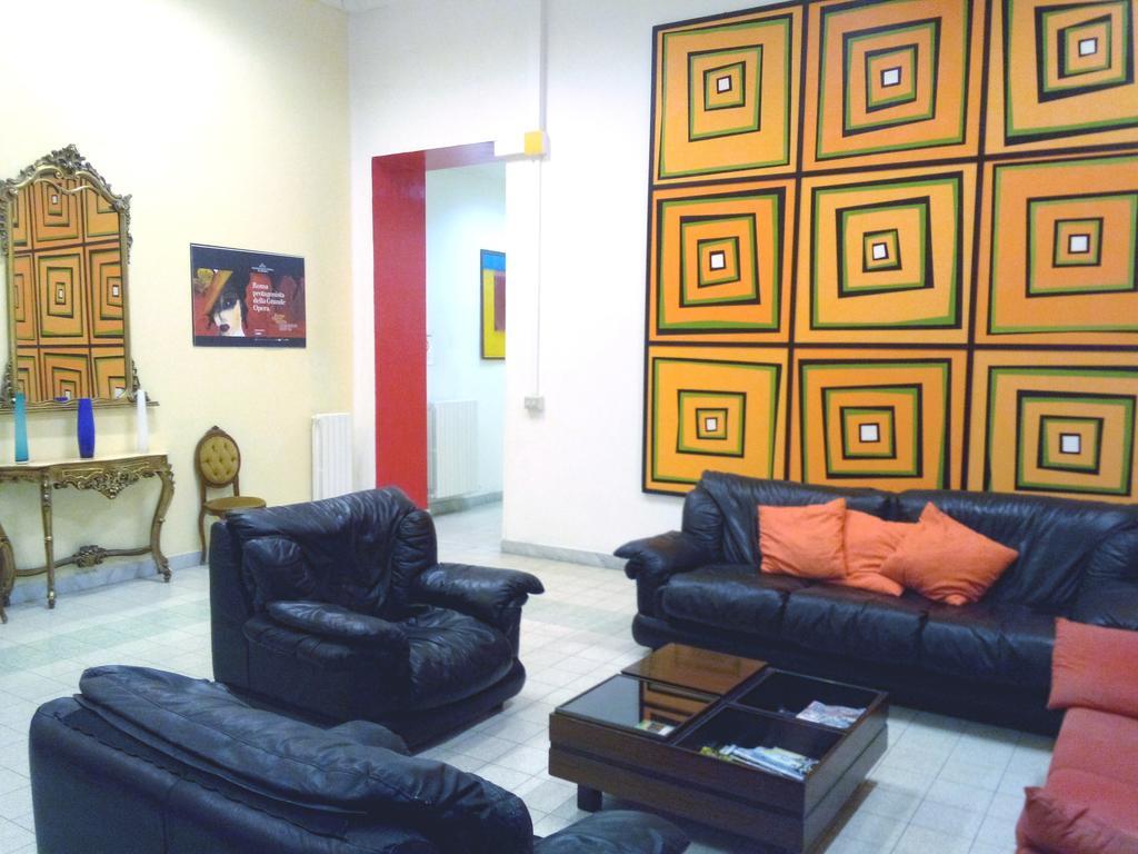 Litus Roma Hostel Lido di Ostia Luaran gambar The waiting room of a private clinic in Madrid, Spain