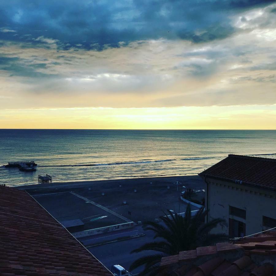 Litus Roma Hostel Lido di Ostia Luaran gambar Sunset at the beach of San Benedetto del Tronto